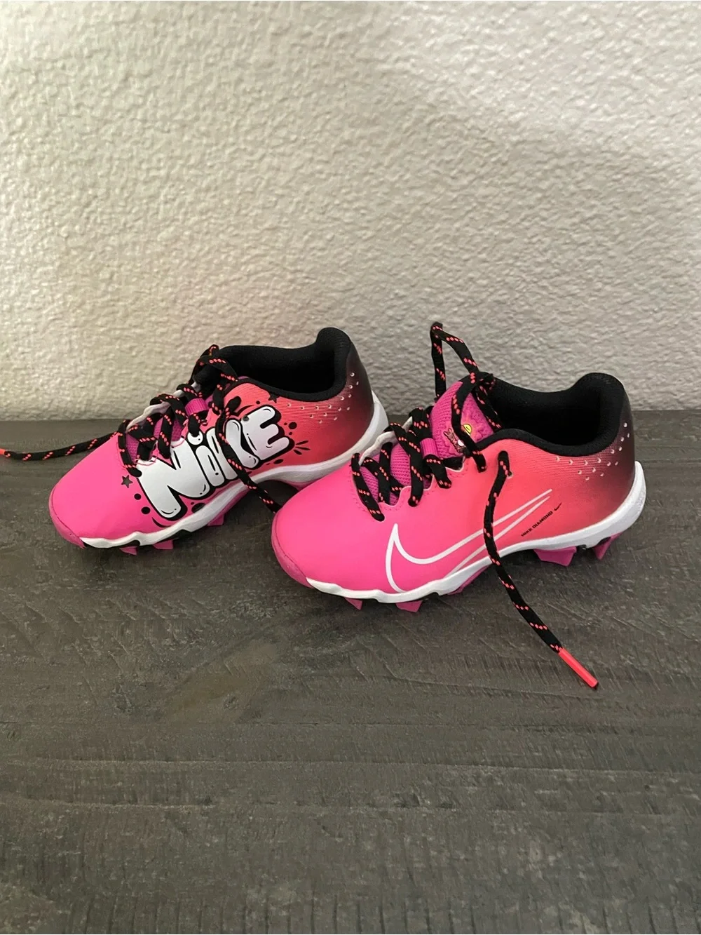Nike Kids' toddler Bright Pink and Black tball softball Cleats